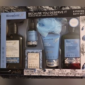 Beautiful 6 piece bath gift set